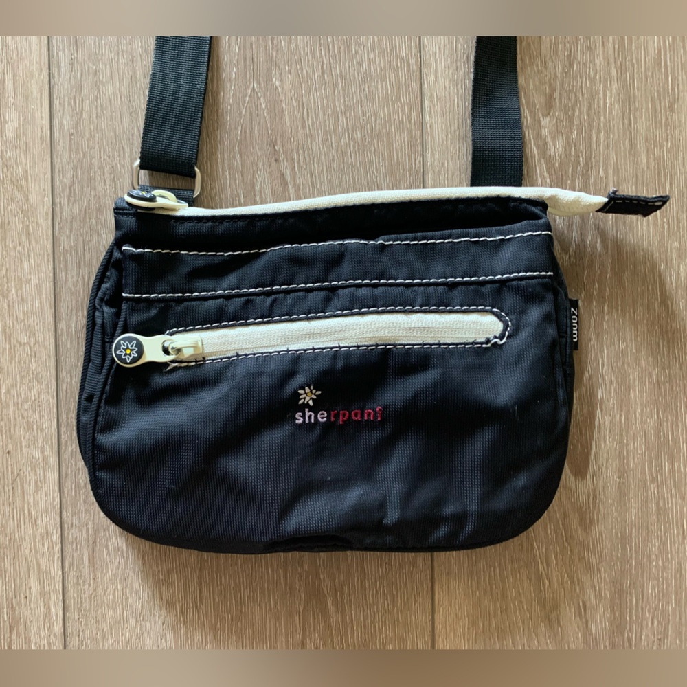 Sherpani Sling Purse